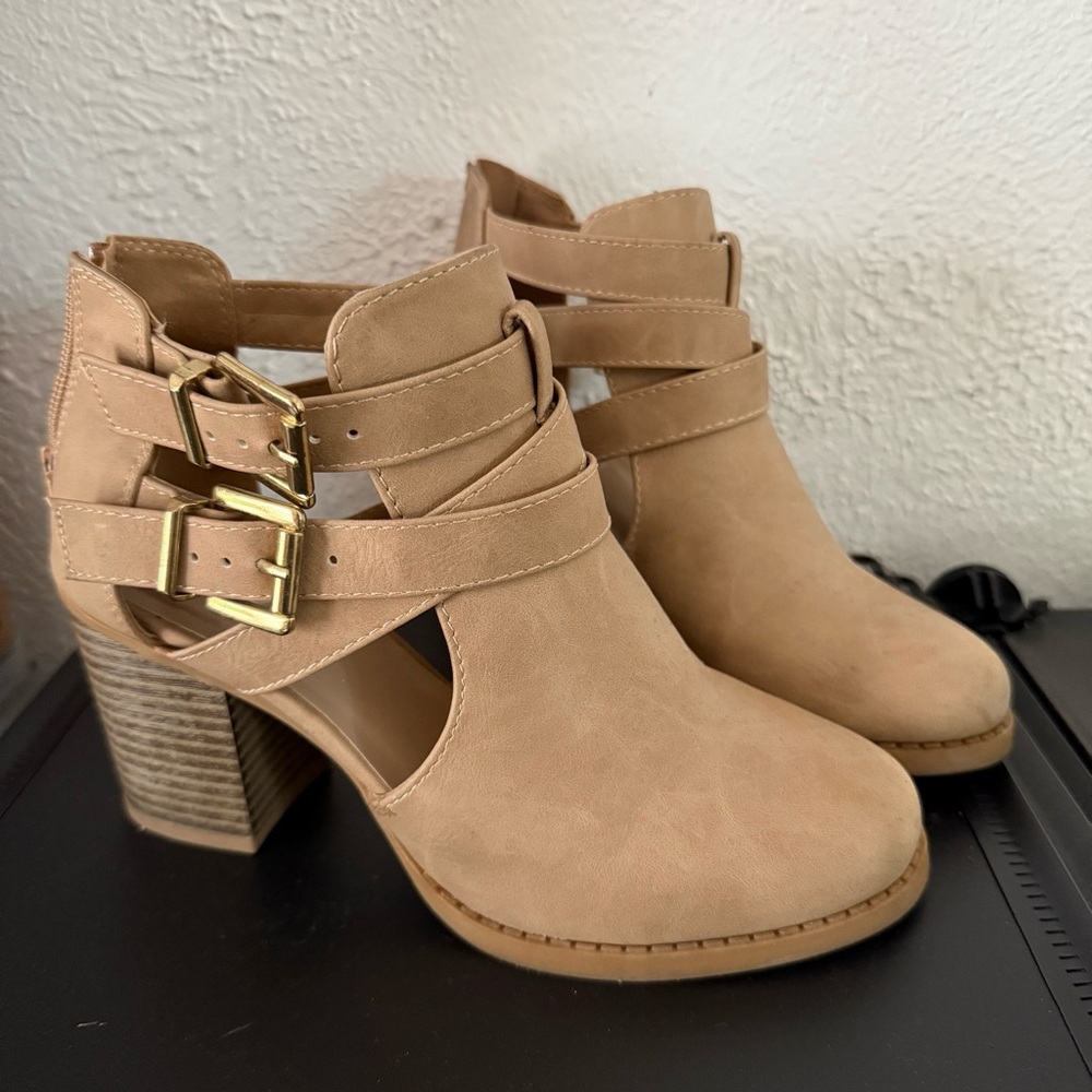 Tan Chunky Booties Size 6 Women